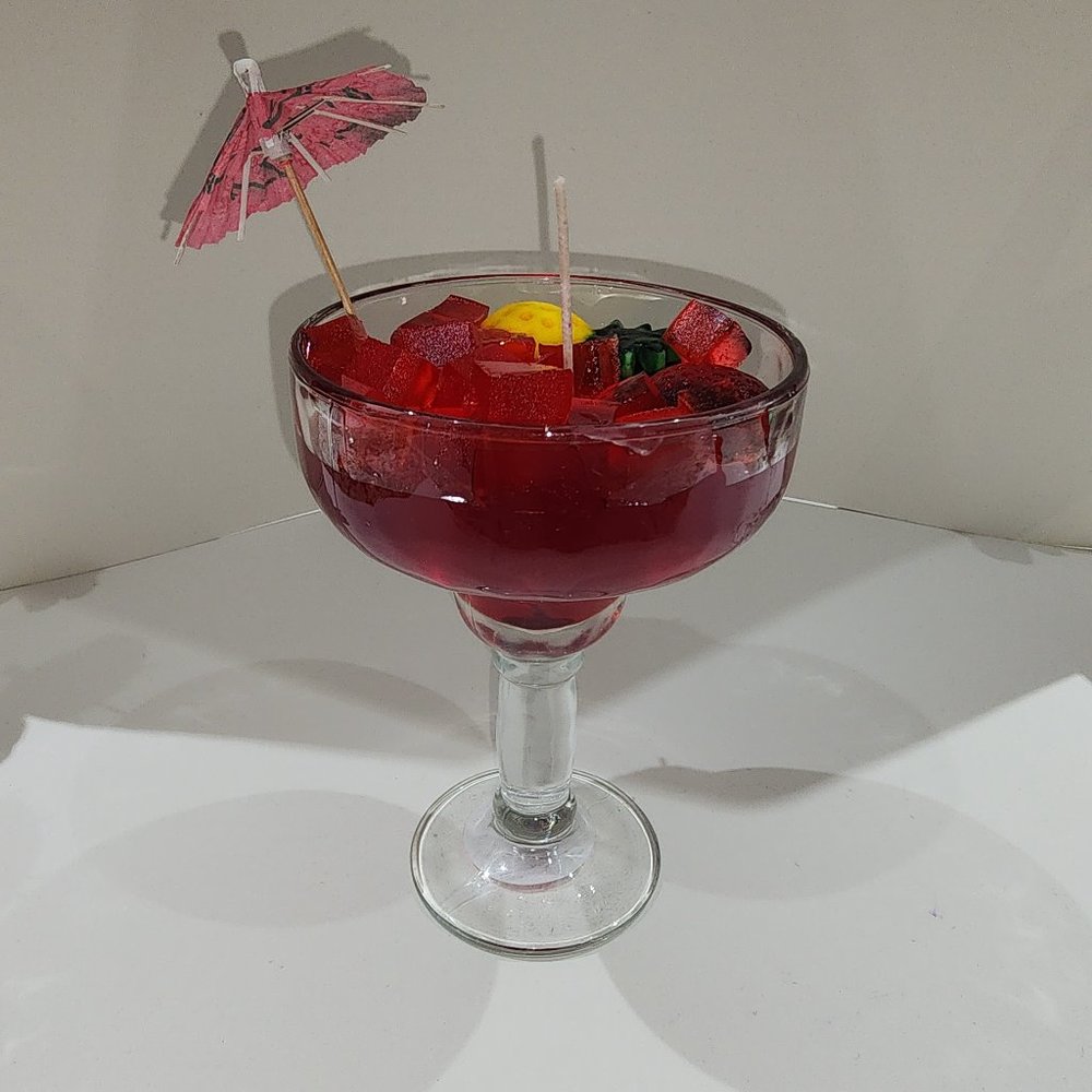 STRAWBERRY DAIQUIRI CANDLEN NWOT